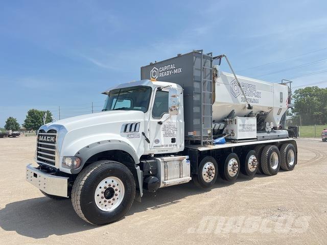 Mack GR64F Transmikserler
