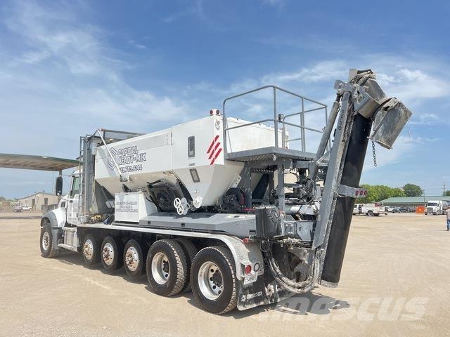 Mack GR64F Transmikserler