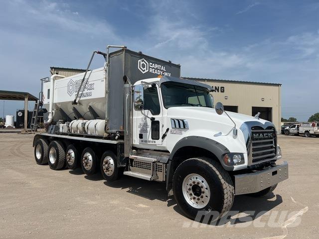 Mack GR64F Transmikserler