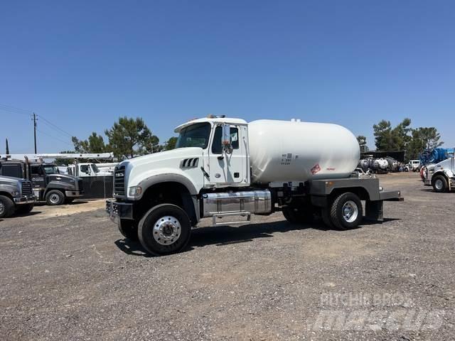 Mack GU432 Tankerli kamyonlar
