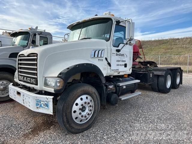 Mack GU713 Çekiciler