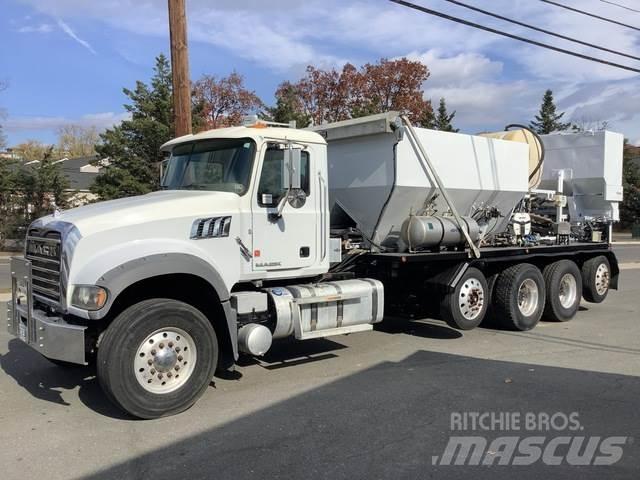Mack GU713 Transmikserler