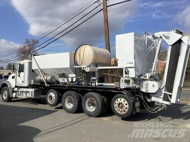 Mack GU713 Transmikserler