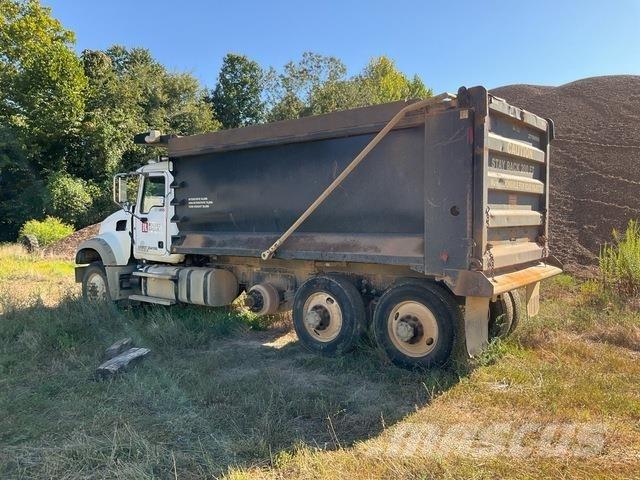Mack GU713 Damperli kamyonlar