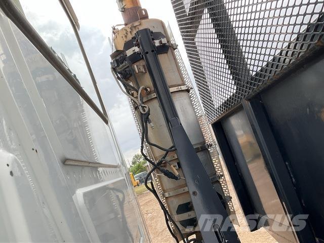 Mack GU713 Flatbed kamyonlar