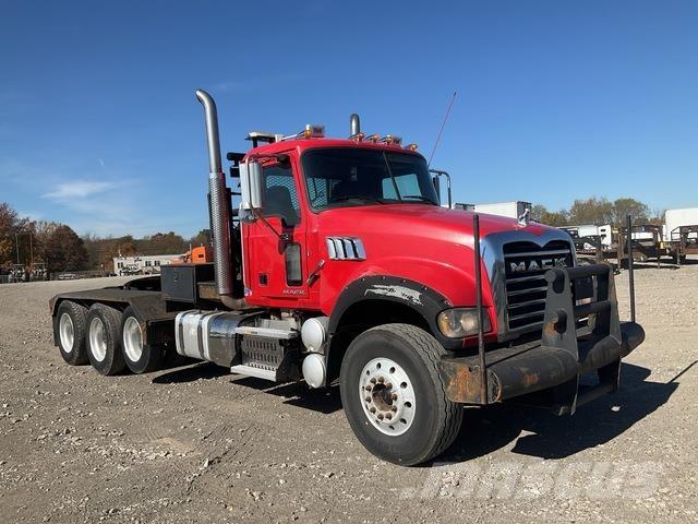 Mack GU713 Çekiciler