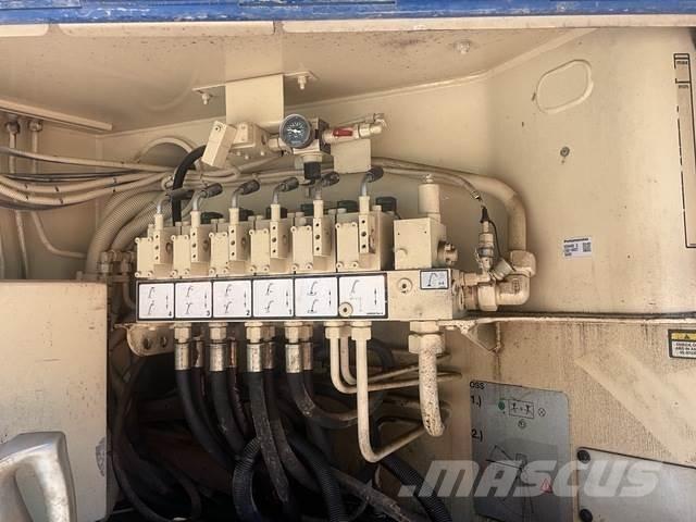Mack GU813 Beton pompaları