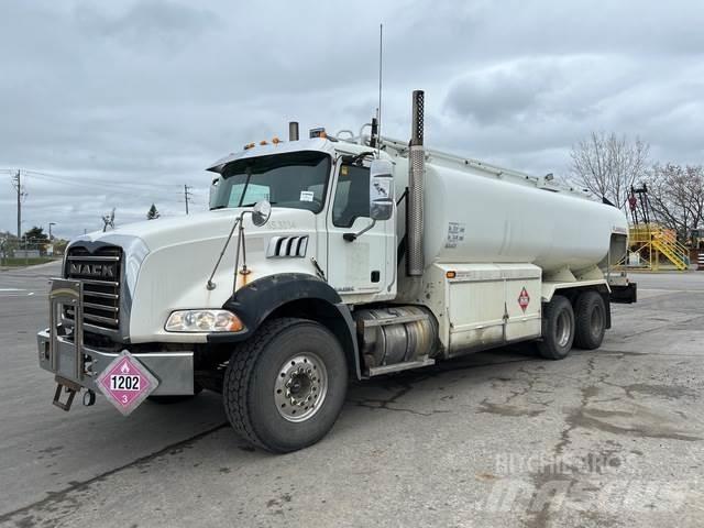 Mack GU813 Tankerli kamyonlar