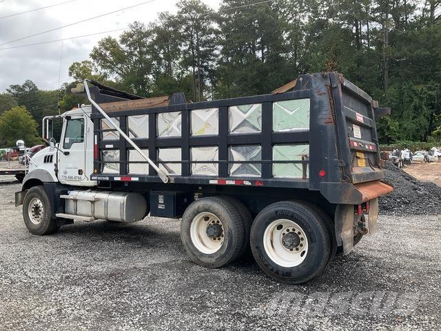 Mack GU813 Damperli kamyonlar