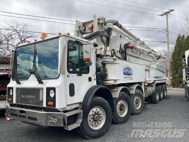 Mack MR688S Beton pompaları