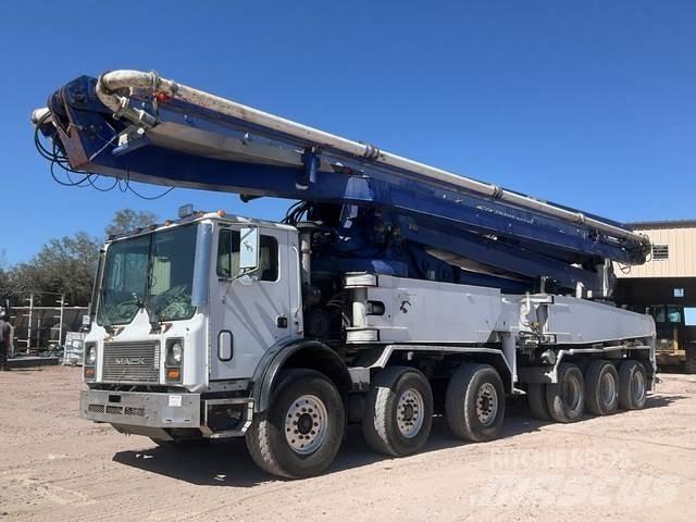 Mack MR688S Beton pompaları