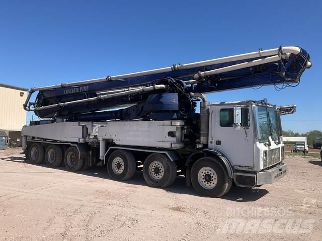 Mack MR688S Beton pompaları