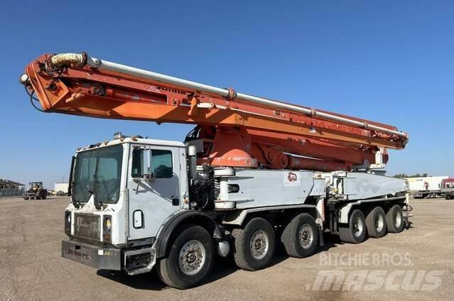 Mack MR688S Beton pompaları