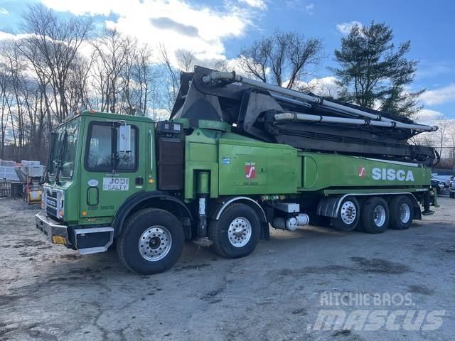 Mack MRU613 Beton pompaları