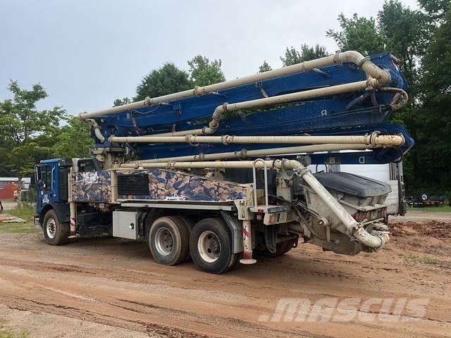 Mack MRU613 Beton pompaları