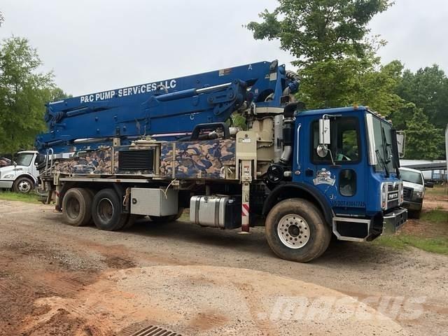 Mack MRU613 Beton pompaları