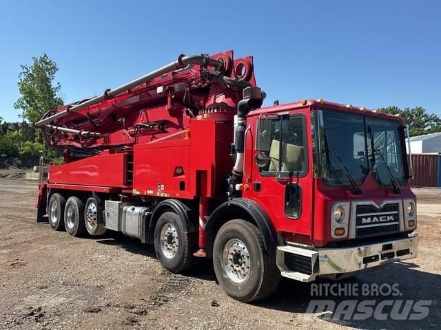 Mack MRU613 Beton pompaları