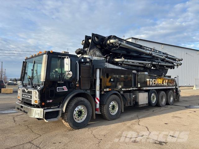 Mack MRU613 Beton pompaları