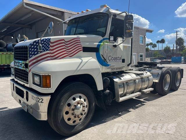 Mack PI64T Çekiciler