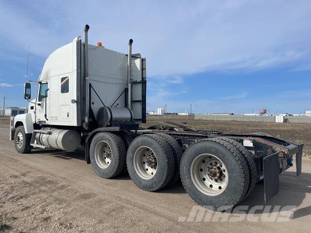 Mack PI86T Çekiciler