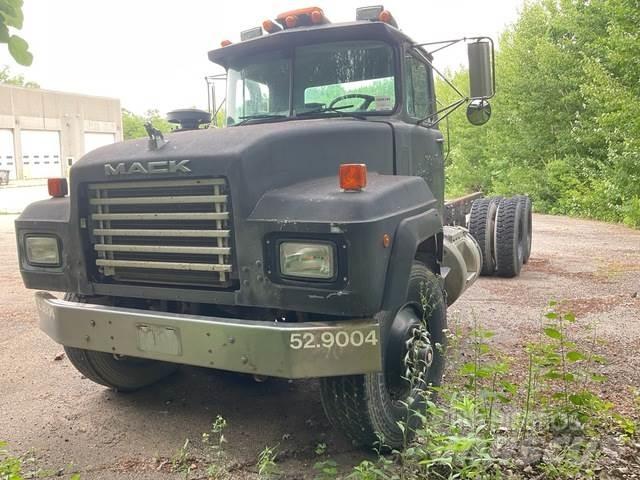 Mack RD688S Kabinler