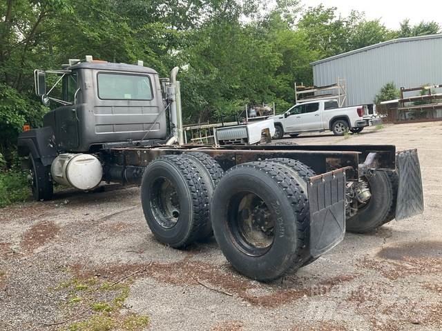 Mack RD688S Kabinler