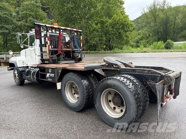 Mack RD688S Flatbed kamyonlar
