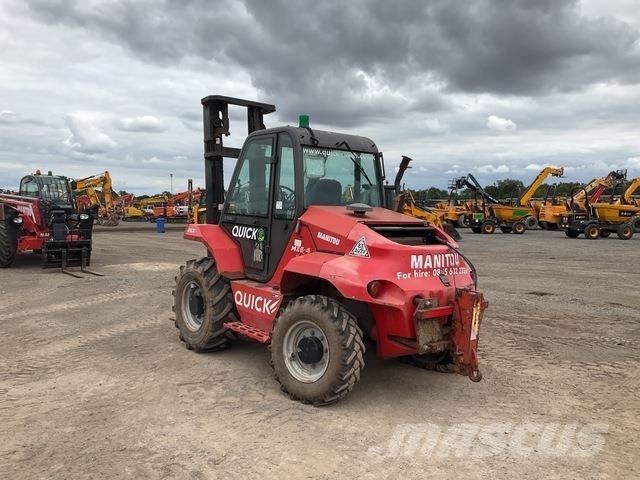 Manitou M26-4 Arazi tipi forklift