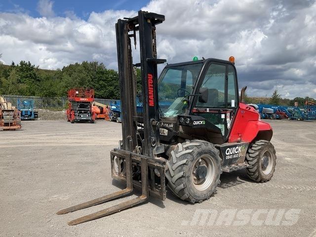 Manitou M30-4 Arazi tipi forklift