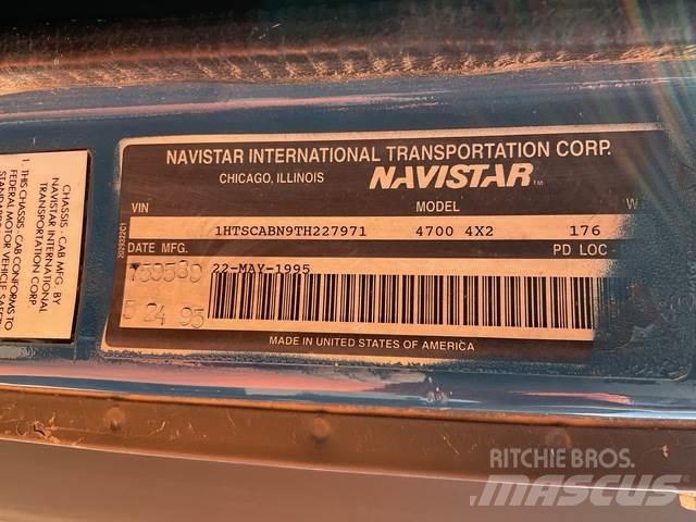 Navistar 4700 Araç üstü platformlar