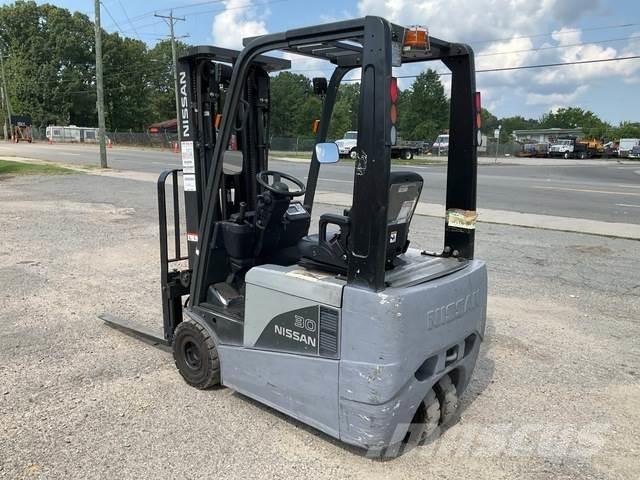 Nissan 1N1L15Y Elektrikli forkliftler