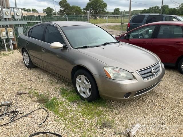 Nissan Altima Otomobiller