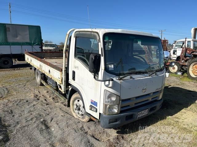 Nissan Atlas Flatbed kamyonlar