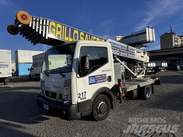 Nissan NT400 Araç üstü platformlar