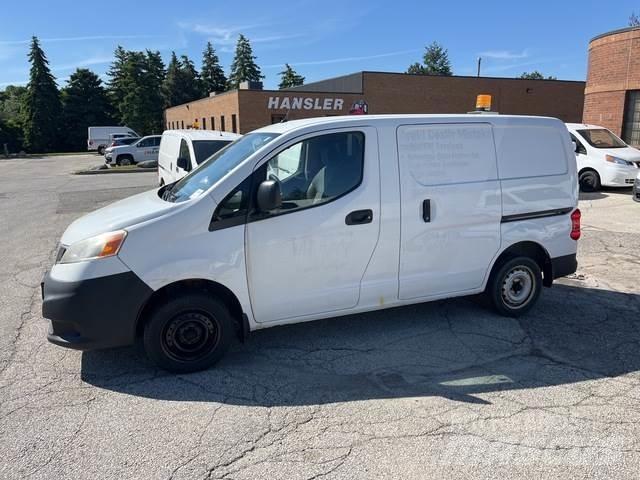 Nissan NV200 Panel vanlar