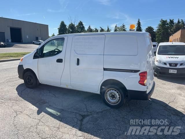 Nissan NV200 Panel vanlar