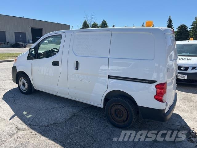 Nissan NV200 Panel vanlar