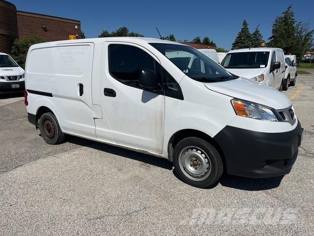 Nissan NV200 Panel vanlar