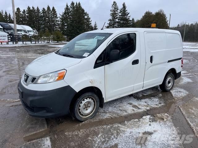 Nissan NV200 Panel vanlar