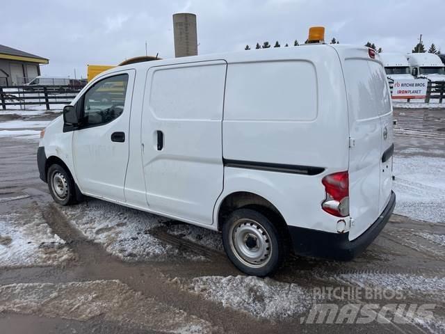 Nissan NV200 Panel vanlar