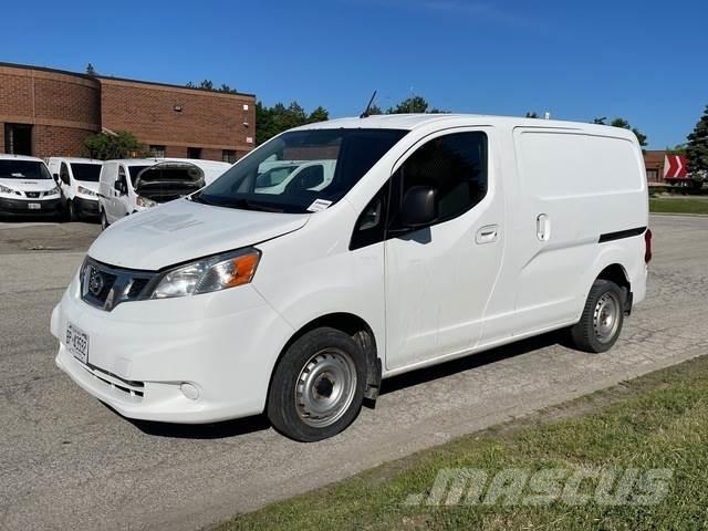 Nissan NV200 Panel vanlar