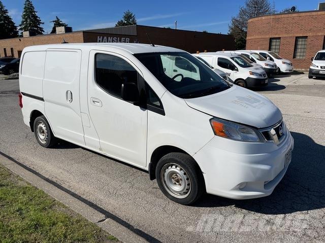 Nissan NV200 Panel vanlar