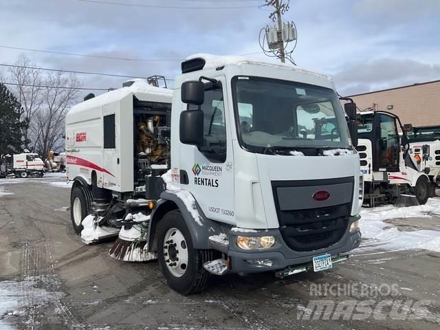 Peterbilt 220 Süpürme kamyonları
