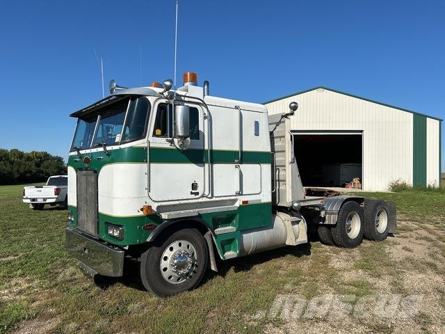 Peterbilt 362 Kabinler