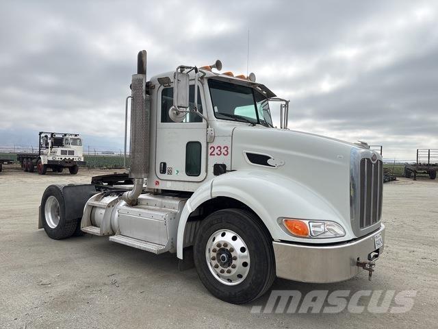 Peterbilt 384 Çekiciler