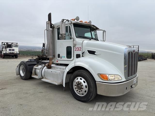 Peterbilt 384 Çekiciler