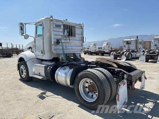 Peterbilt 384 Çekiciler