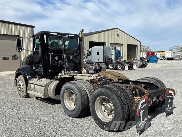 Peterbilt 384 Çekiciler
