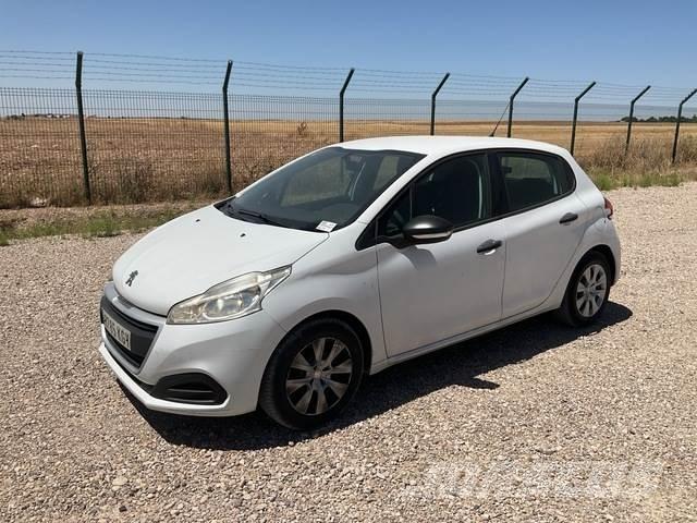Peugeot 208 Otomobiller