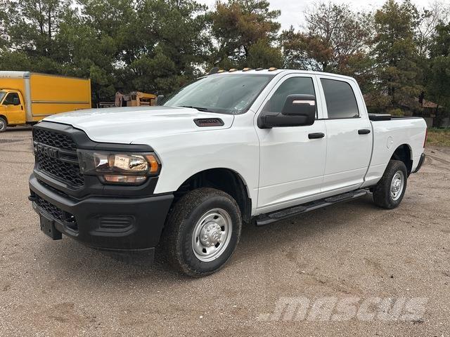 RAM 2500 Pikaplar